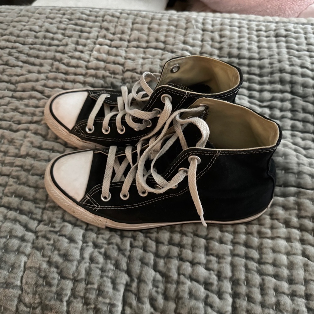 Black converse